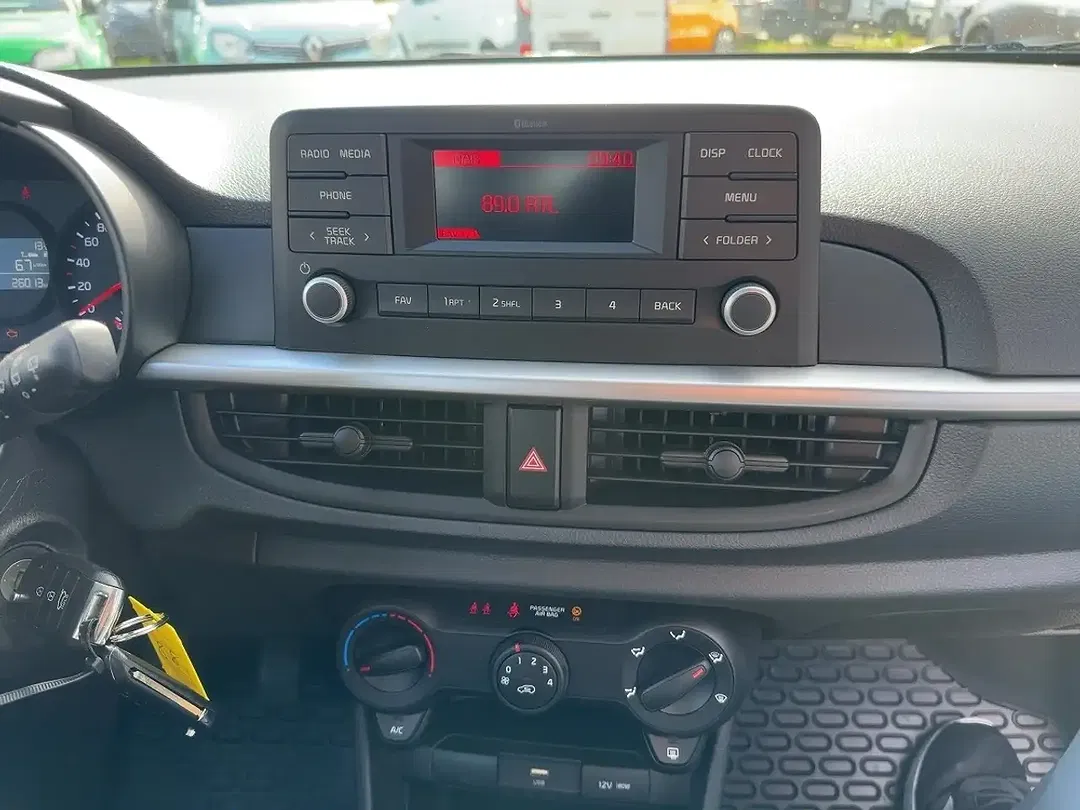 Kia Picanto - Thumbnail 10