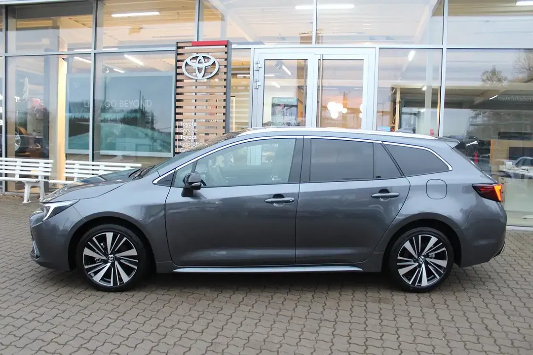Toyota Corolla - Thumbnail 5