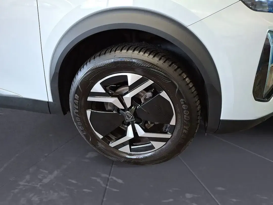 Peugeot 2008 - Thumbnail 10