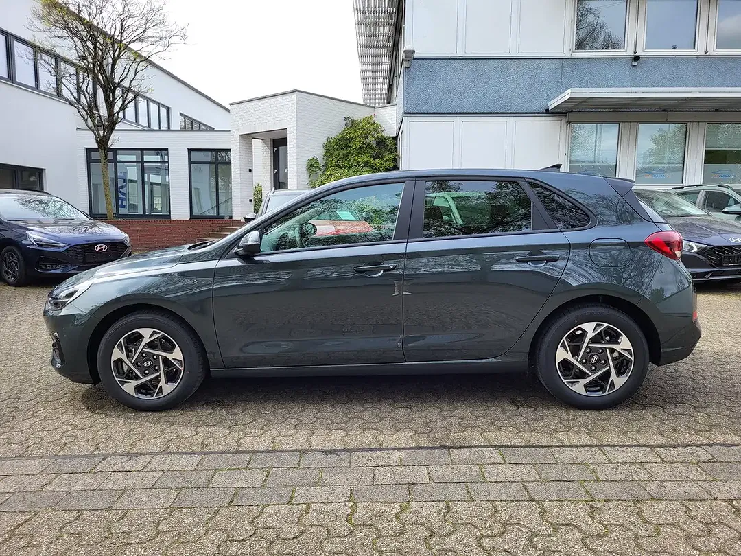 Hyundai i30 - Thumbnail 3