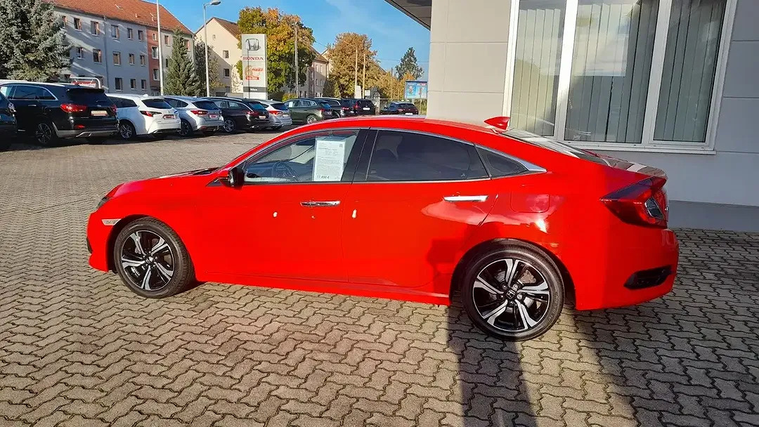 Honda Civic - Thumbnail 4