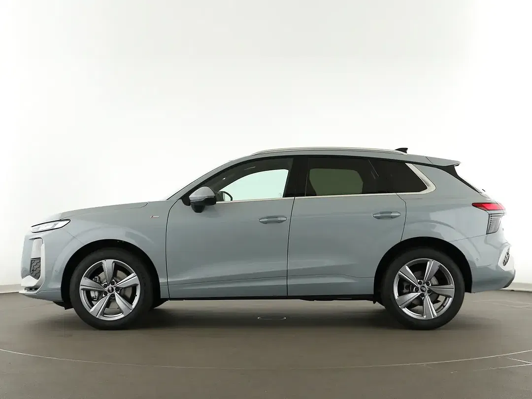 Audi Q3 - Thumbnail 4
