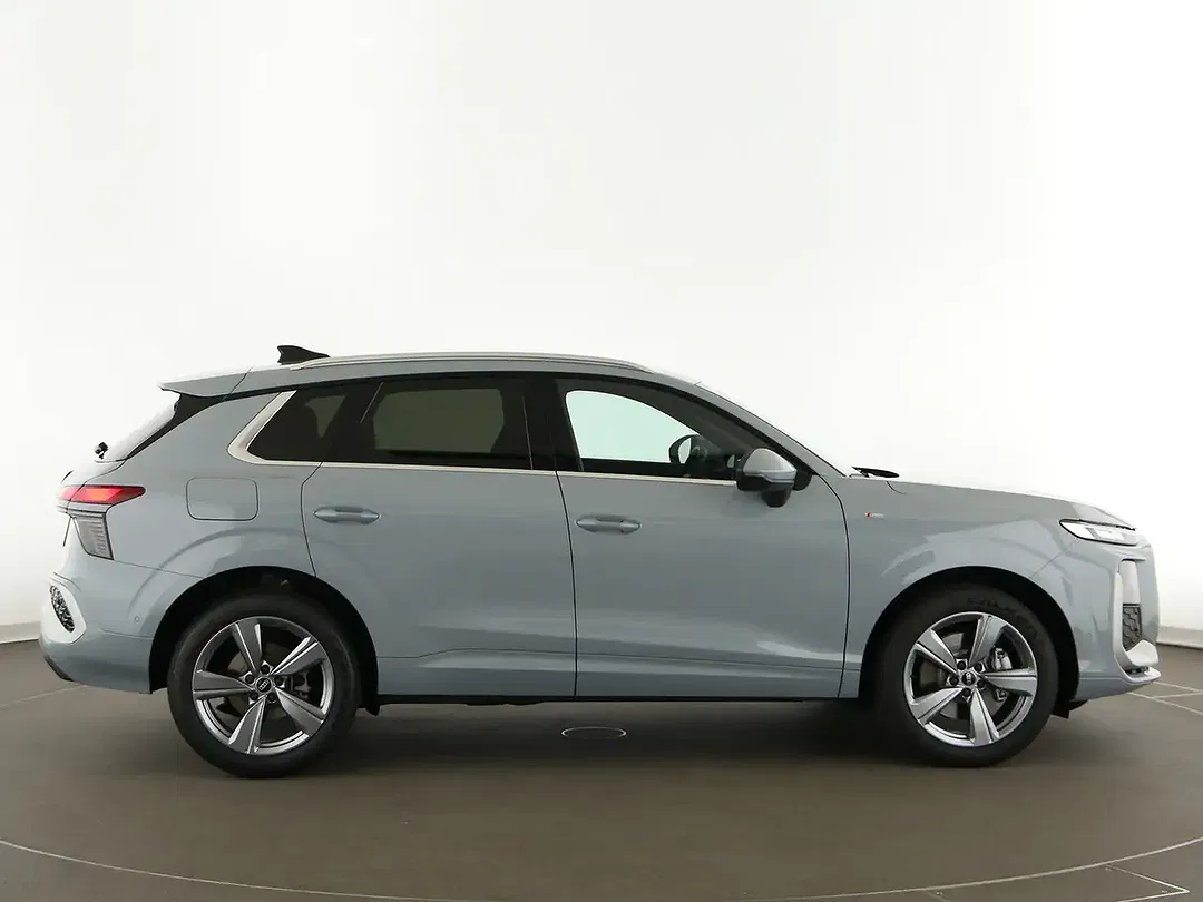 Audi Q3 - Thumbnail 8