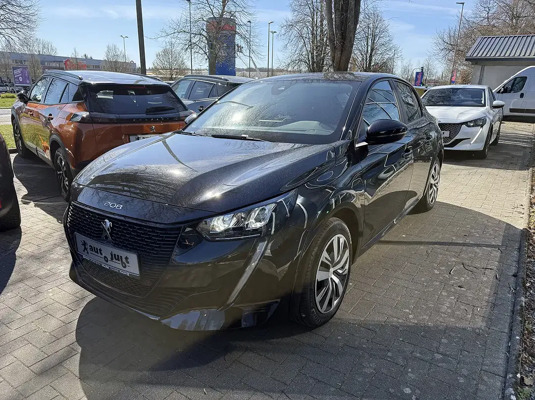 Peugeot 208 - Thumbnail 3