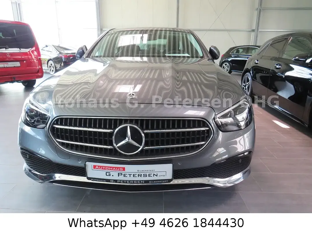 Mercedes-Benz E 220 - Thumbnail 2