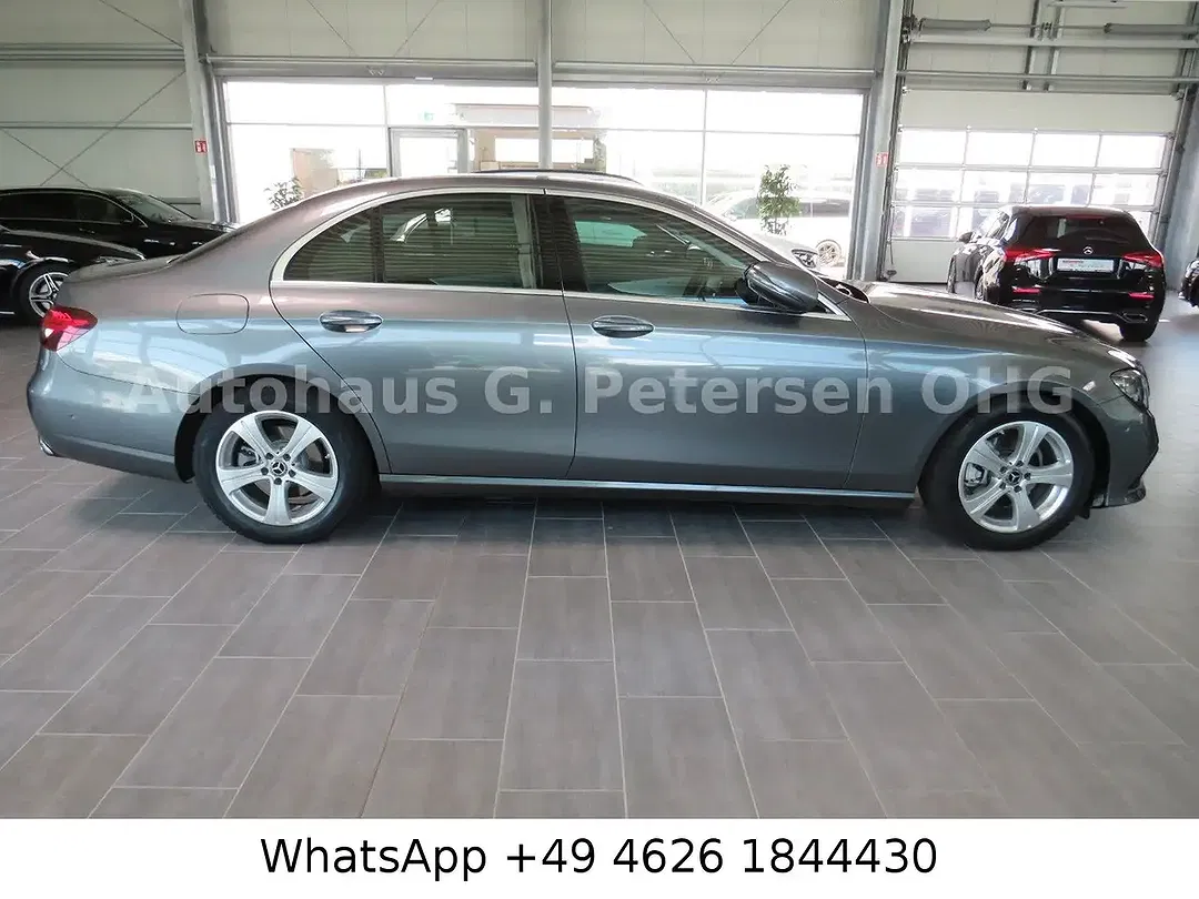 Mercedes-Benz E 220 - Thumbnail 4