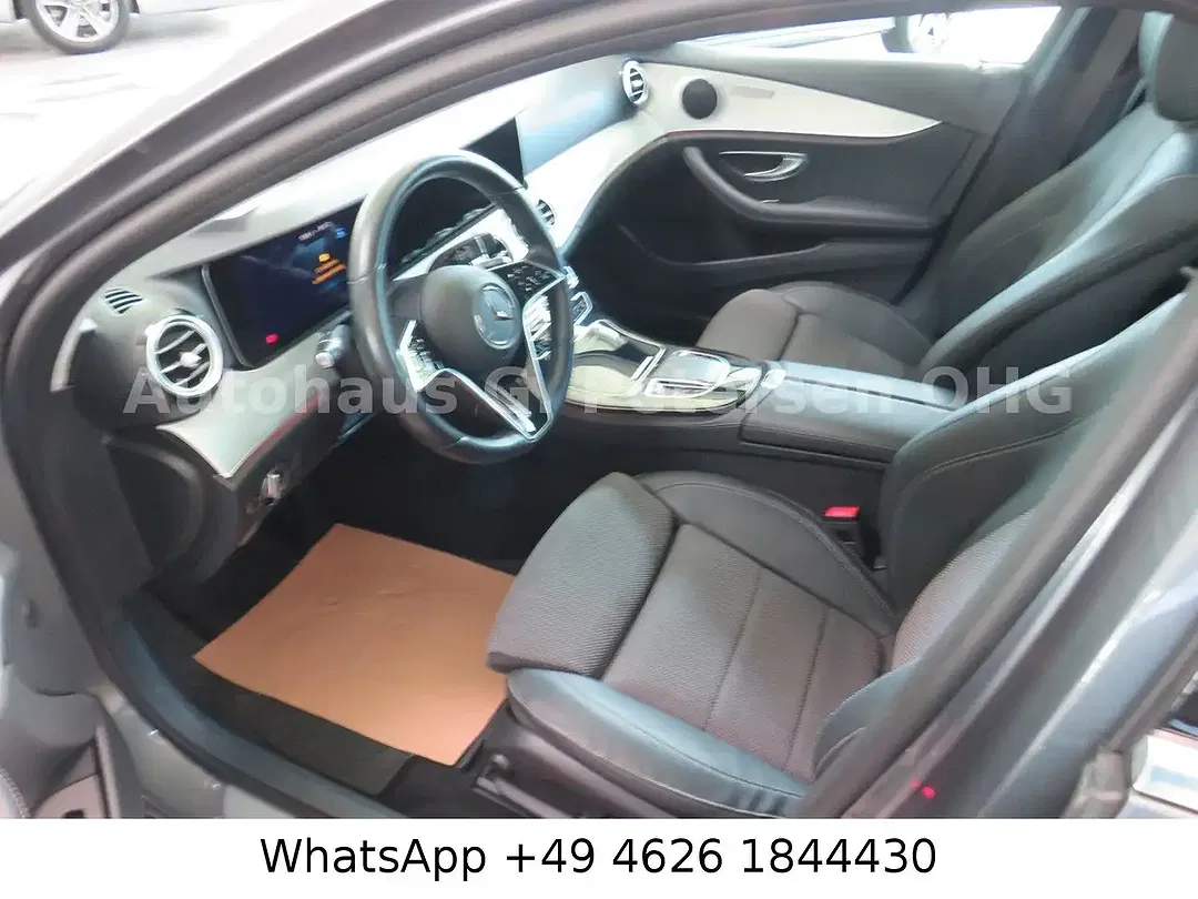 Mercedes-Benz E 220 - Thumbnail 8