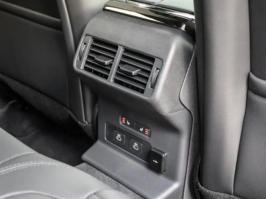 Land Rover Range Rover Velar - Thumbnail 13