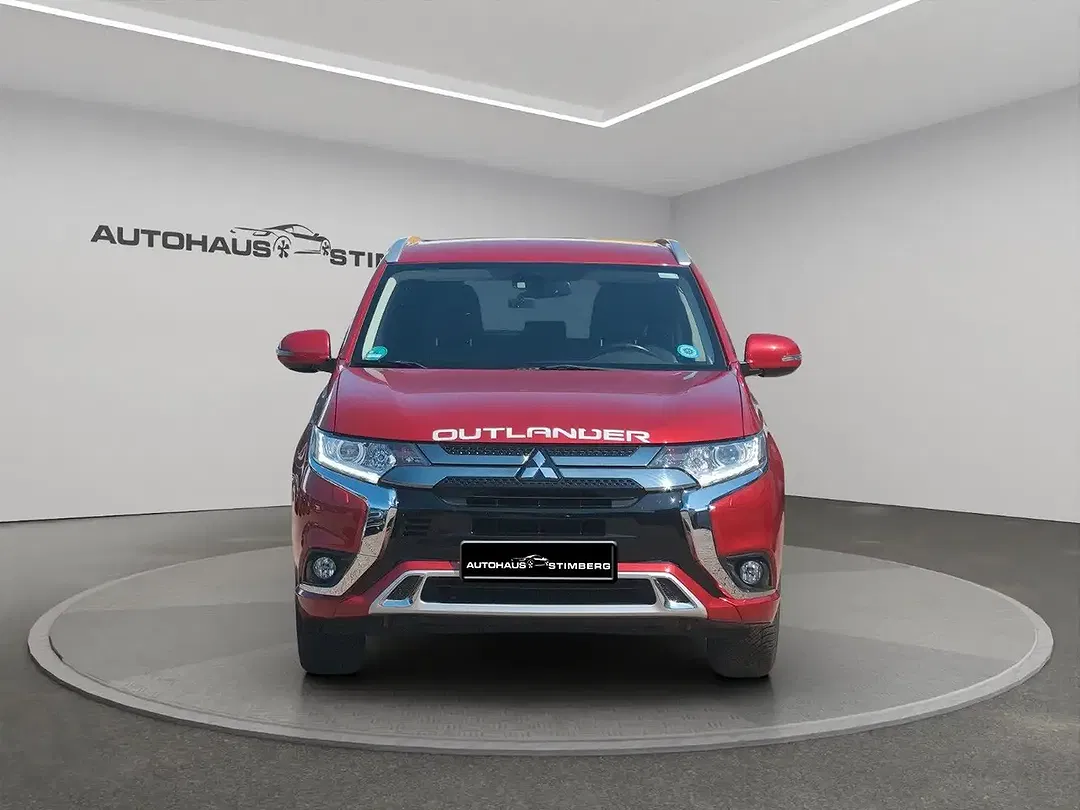 Mitsubishi Outlander - Thumbnail 3