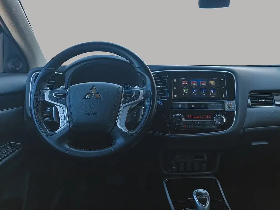 Mitsubishi Outlander - Thumbnail 8