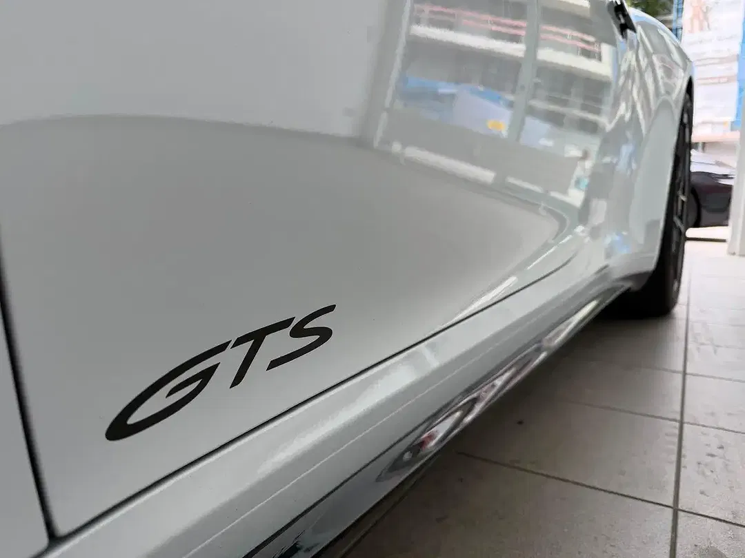 Porsche 992 - Thumbnail 11