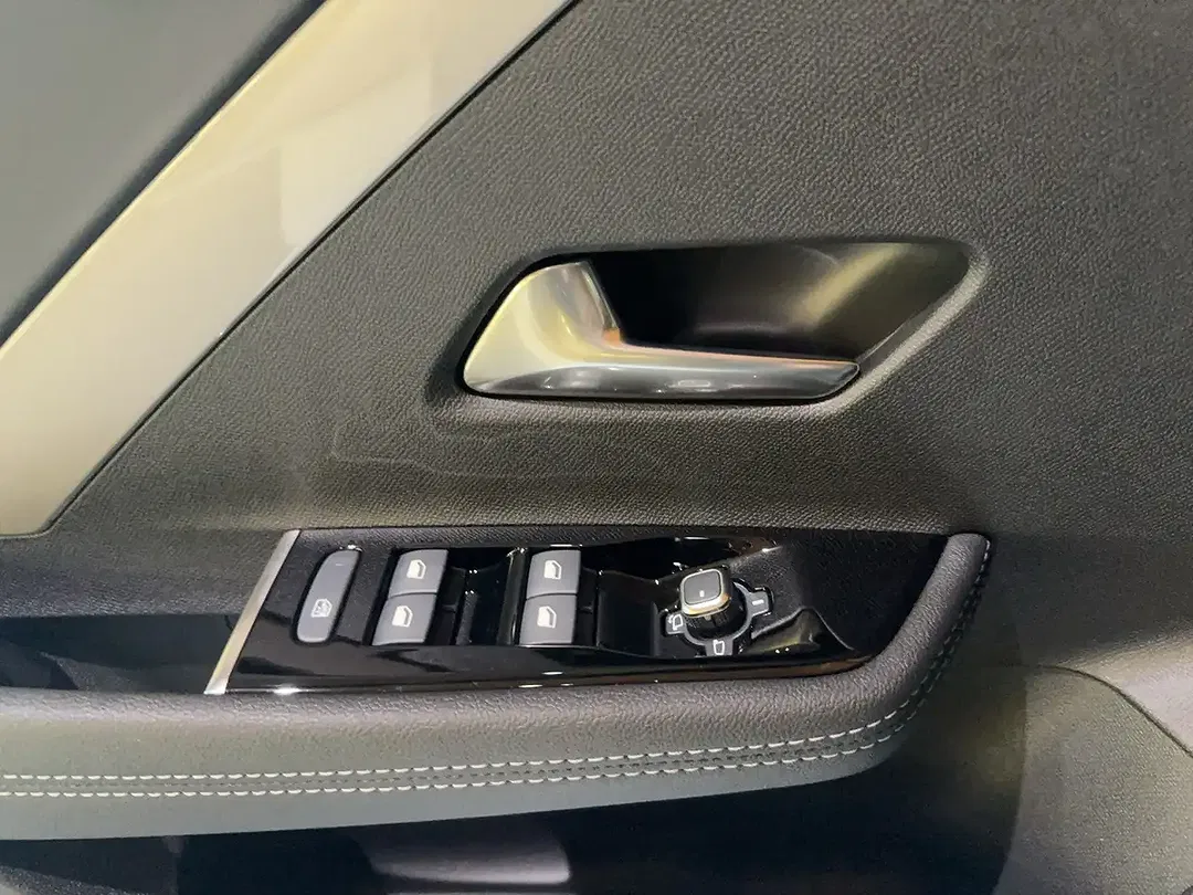 Opel Astra - Thumbnail 9