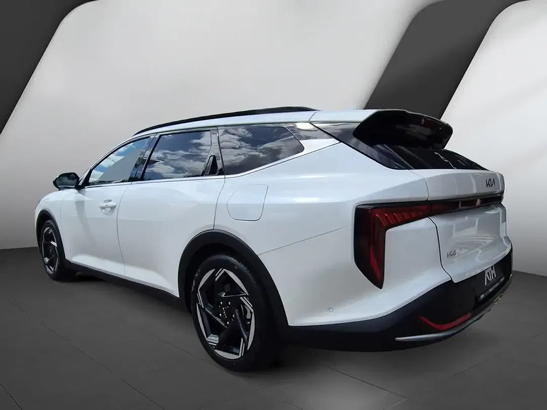 Kia K4 - Thumbnail 2