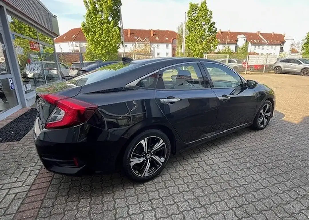 Honda Civic - Thumbnail 12