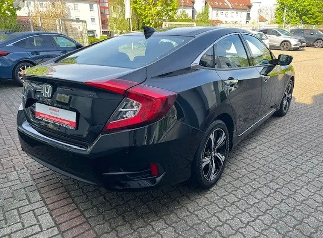 Honda Civic - Thumbnail 8