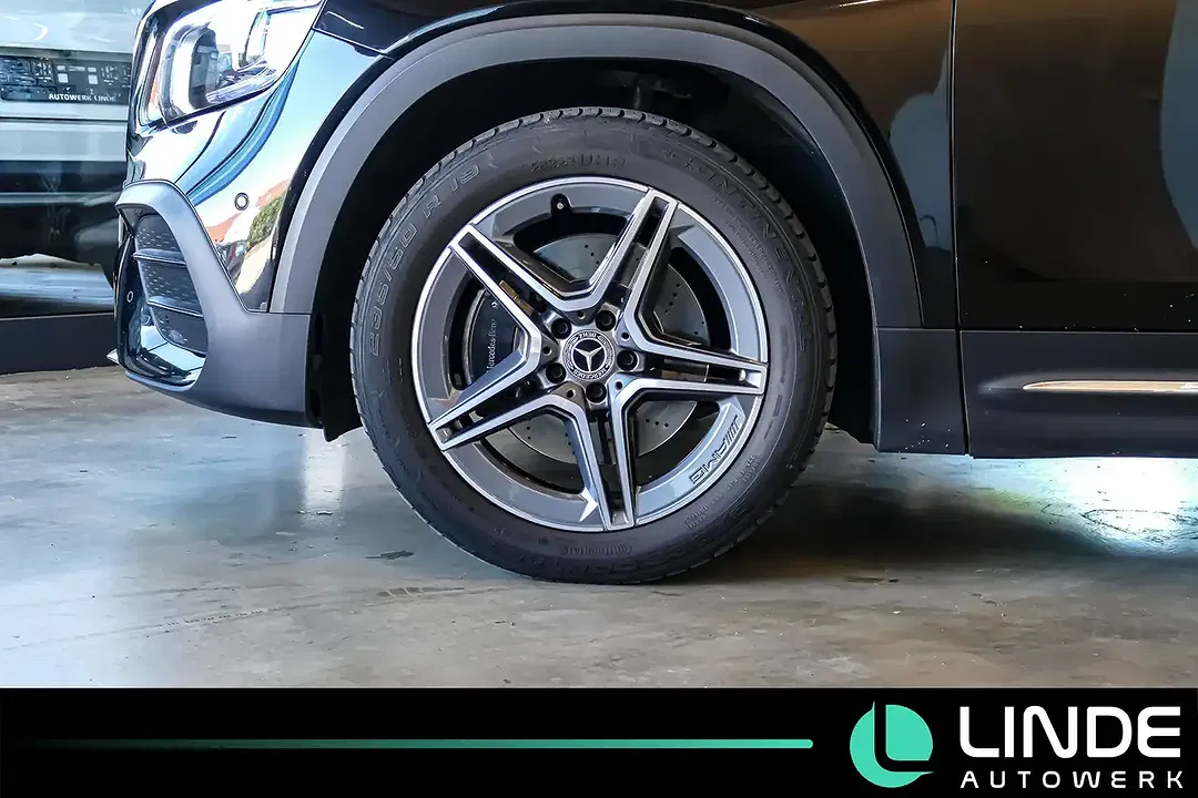 Mercedes-Benz GLB 250 - Thumbnail 3