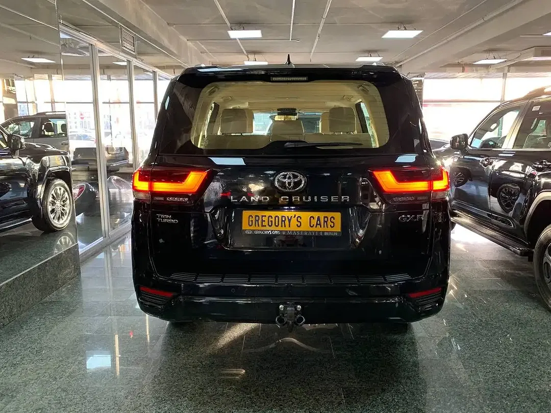 Toyota Land Cruiser - Thumbnail 7