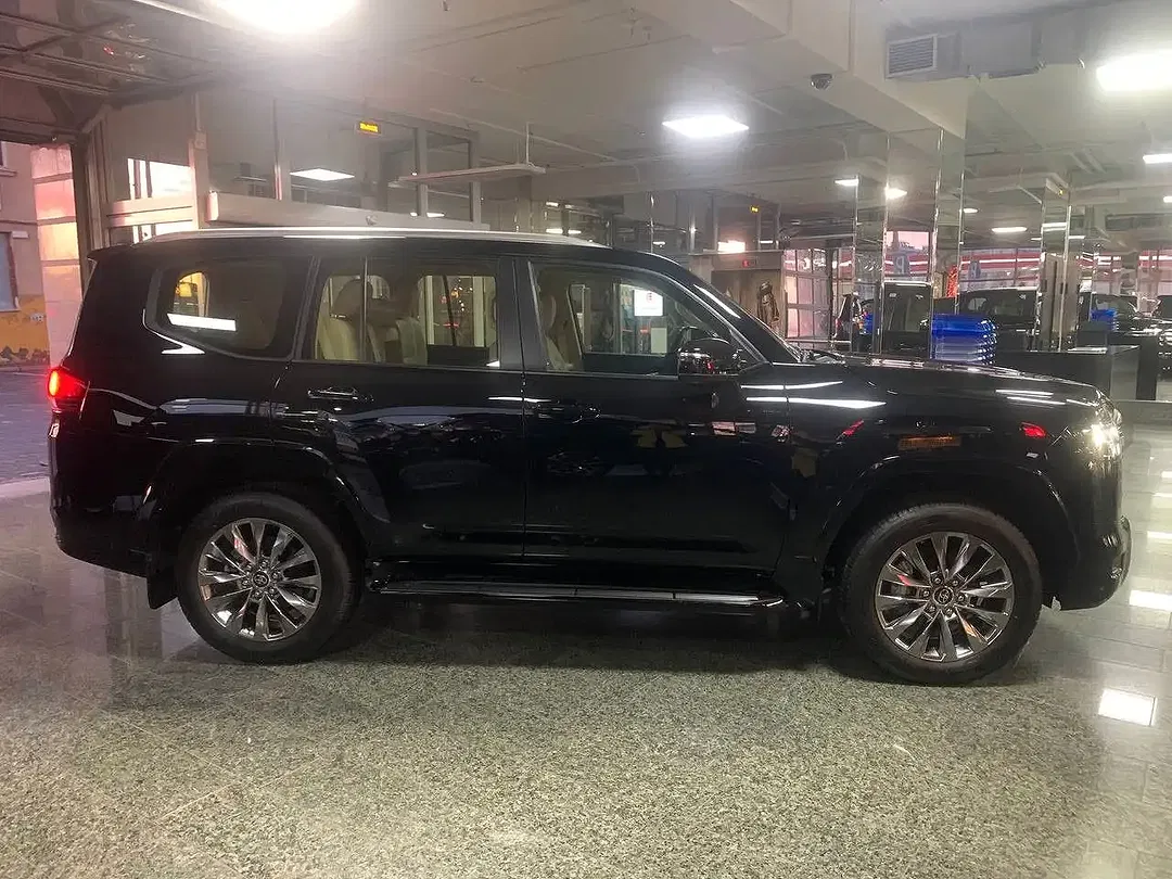 Toyota Land Cruiser - Thumbnail 9