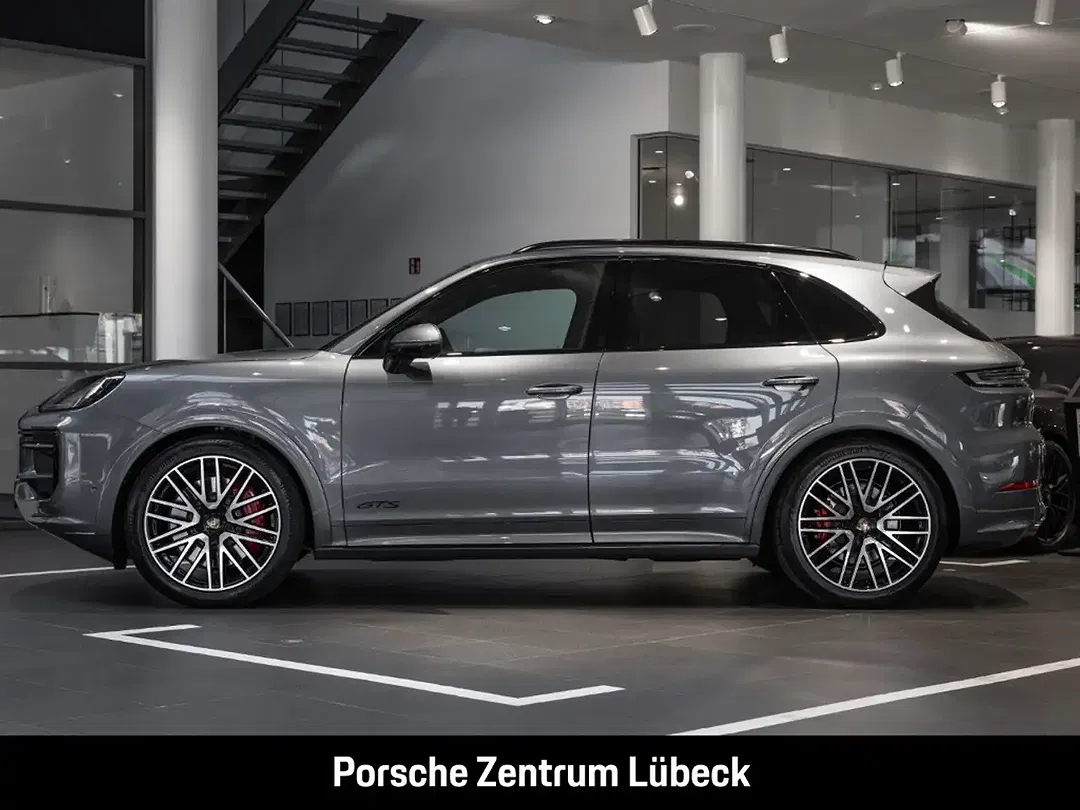 Porsche Cayenne - Thumbnail 2