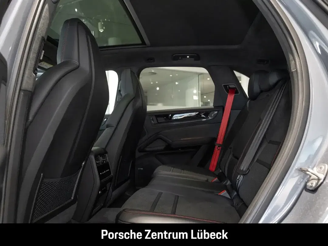 Porsche Cayenne - Thumbnail 6