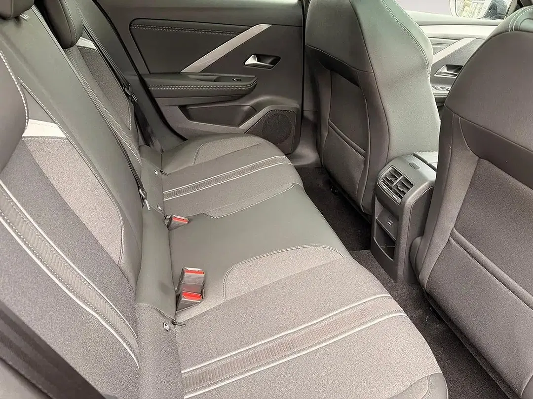 Opel Astra - Thumbnail 7