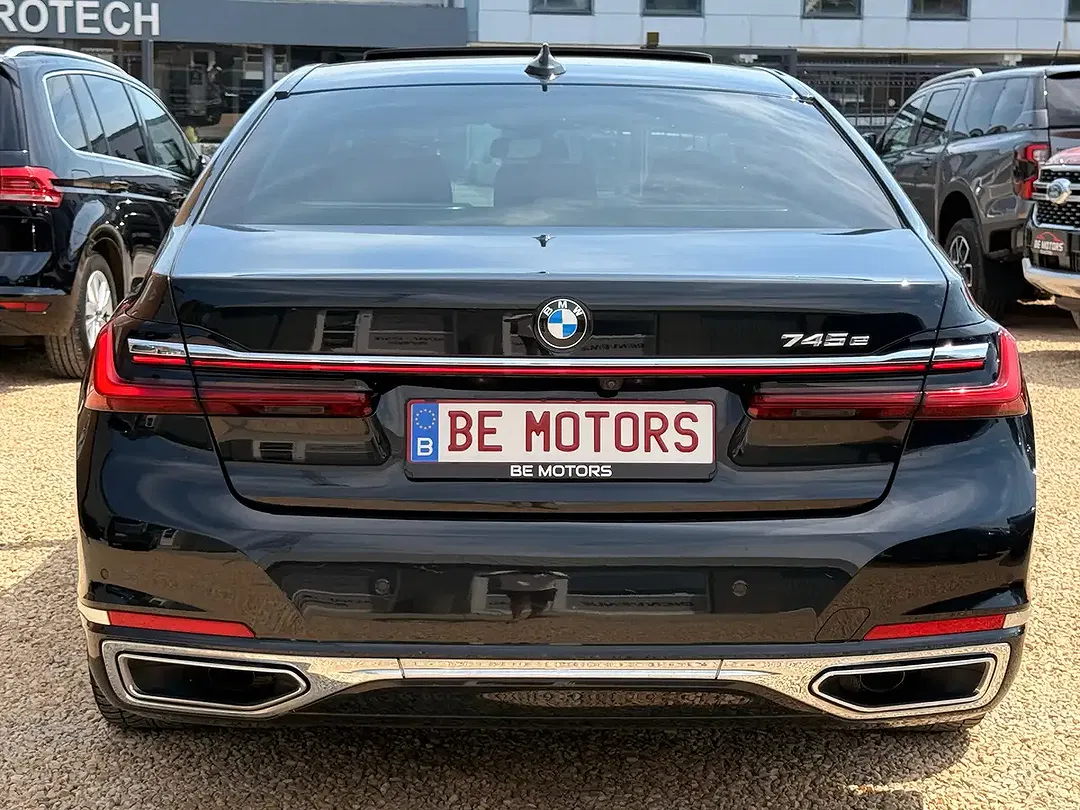 BMW 745 - Thumbnail 6