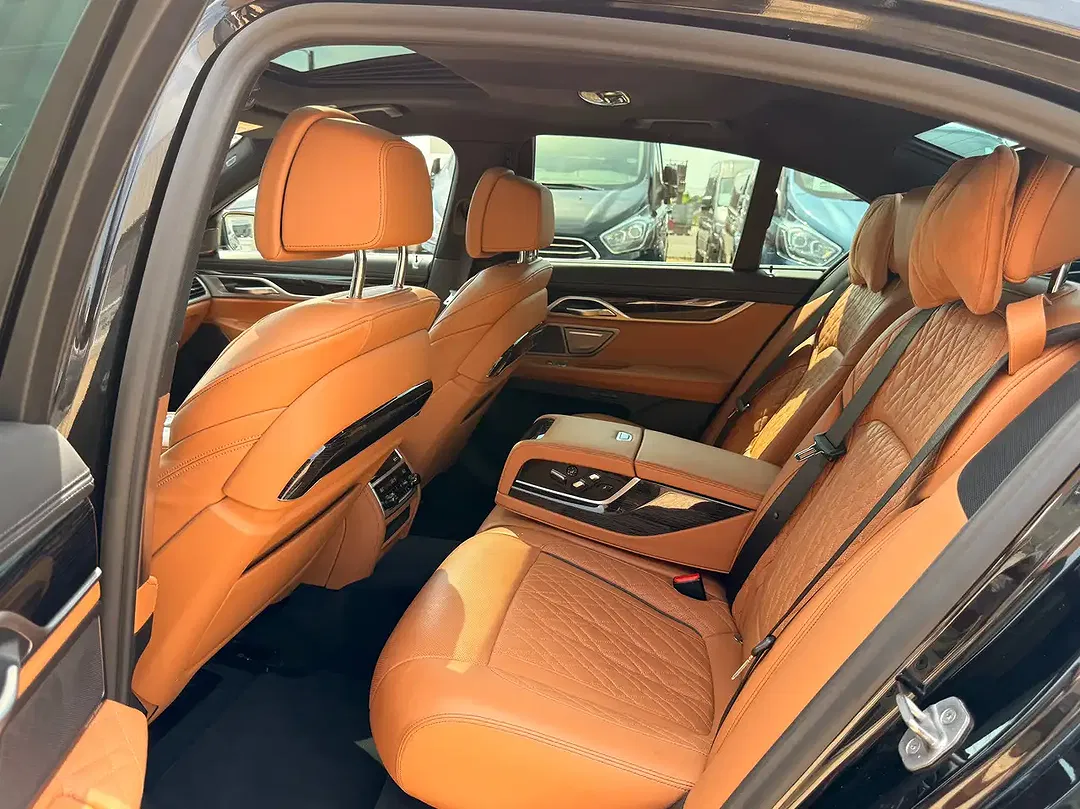 BMW 745 - Thumbnail 8