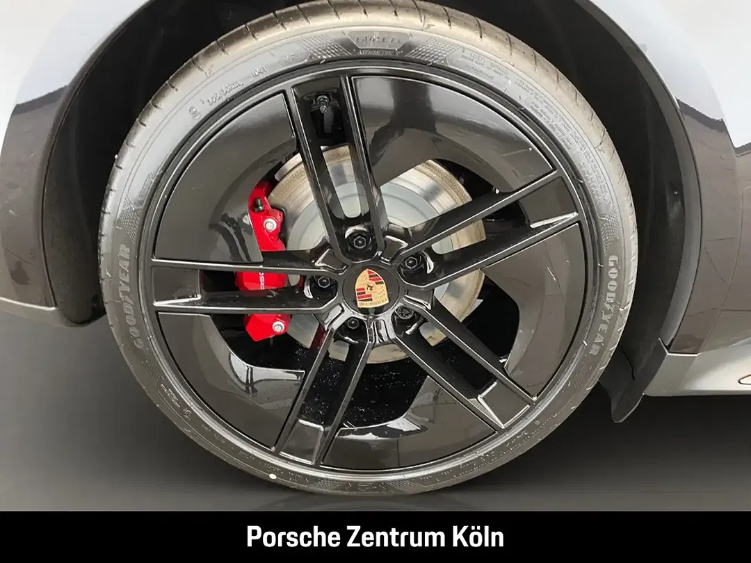 Porsche Taycan - Thumbnail 10