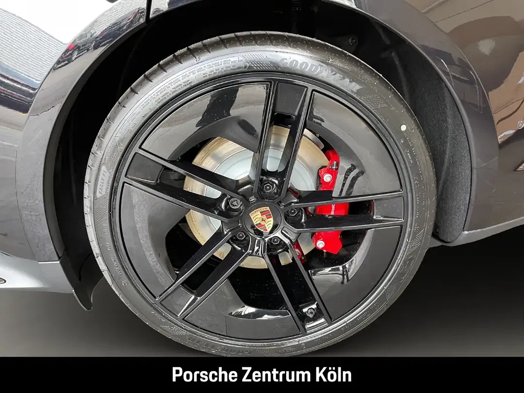 Porsche Taycan - Thumbnail 11