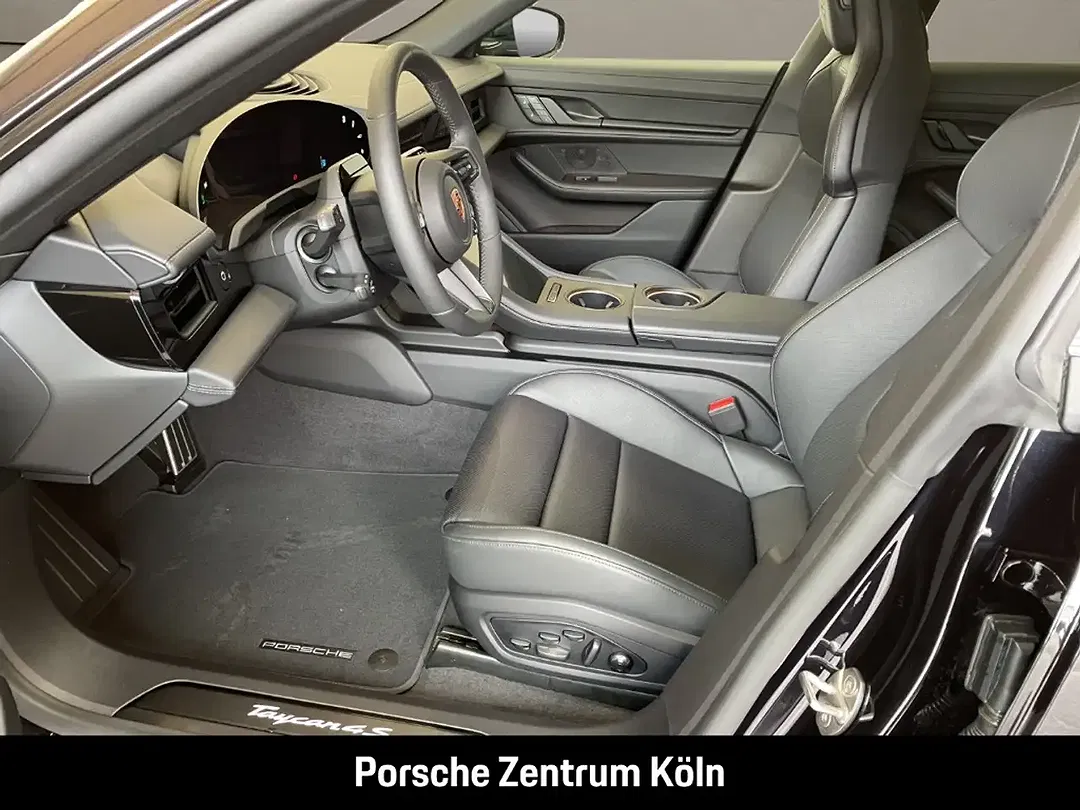 Porsche Taycan - Thumbnail 13
