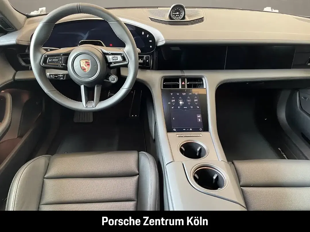 Porsche Taycan - Thumbnail 14