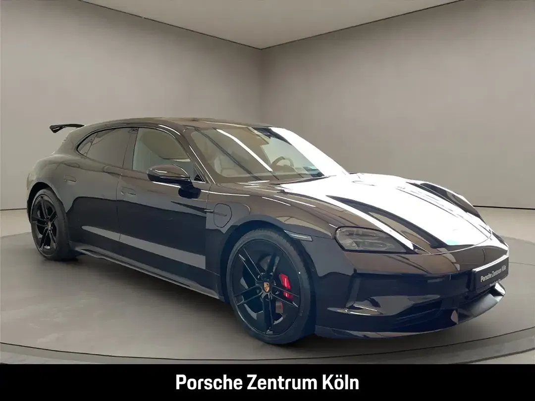 Porsche Taycan - Thumbnail 7