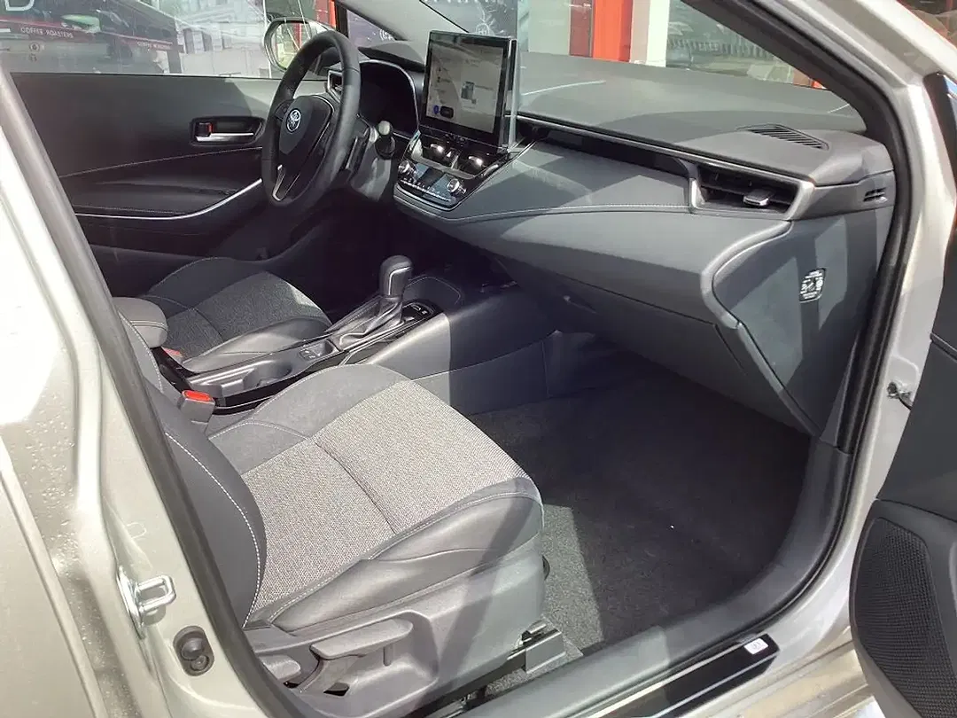 Toyota Corolla - Thumbnail 11