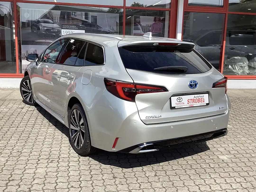Toyota Corolla - Thumbnail 2