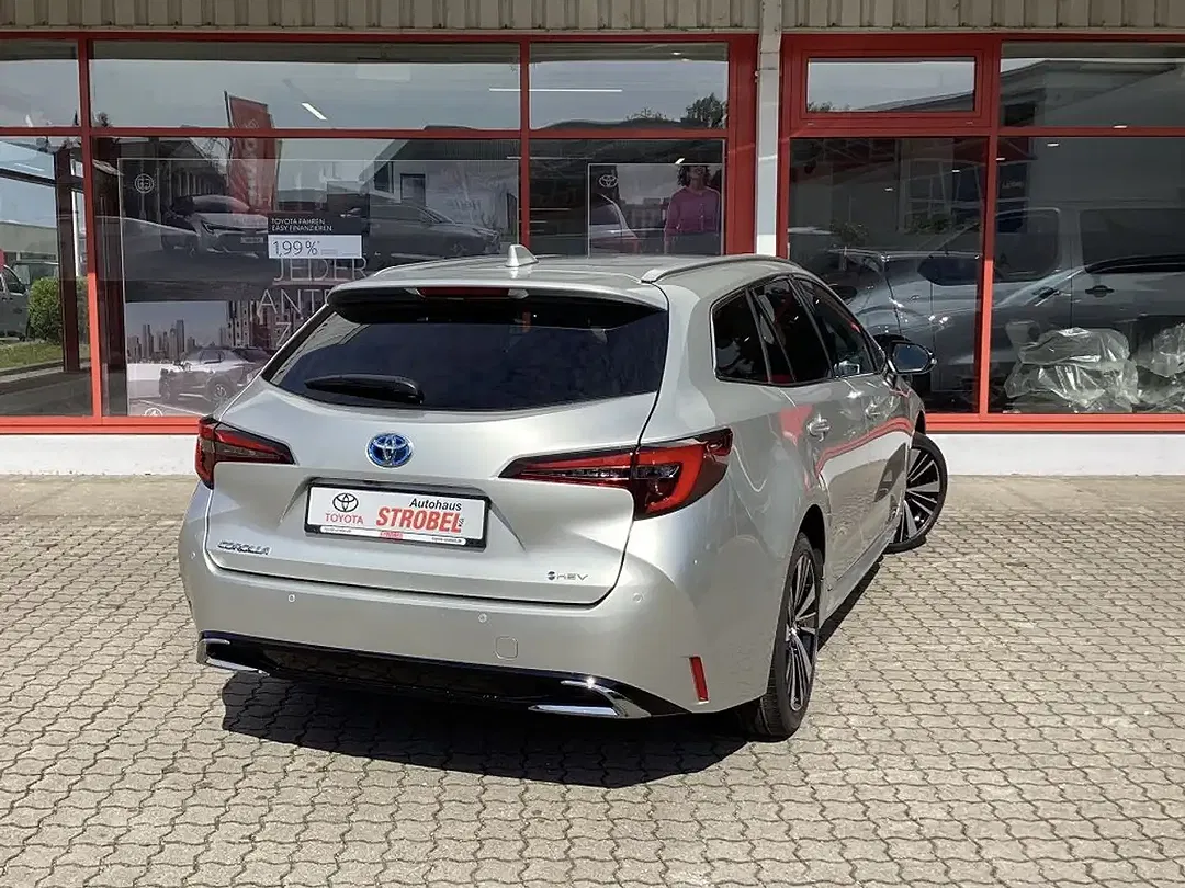 Toyota Corolla - Thumbnail 3