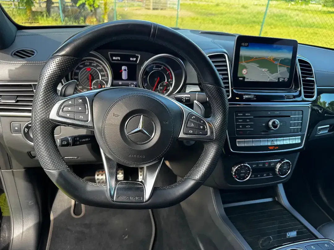 Mercedes-Benz GLS 63 AMG - Thumbnail 15
