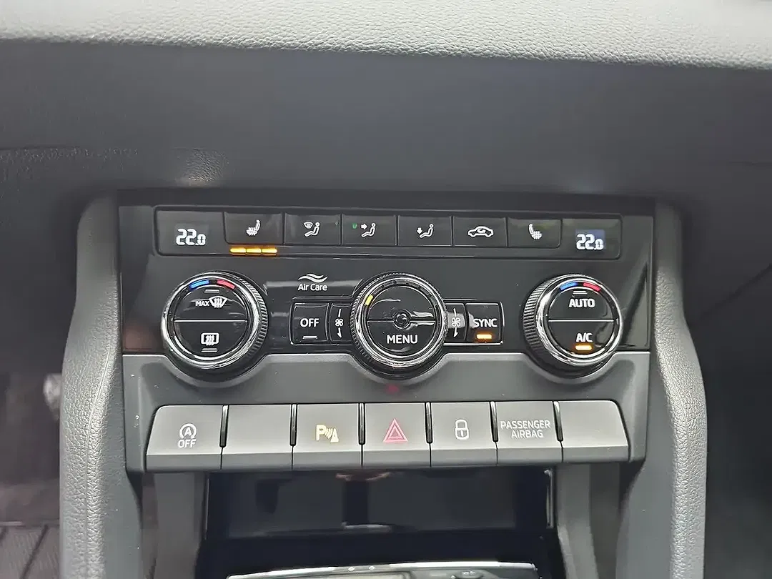 Skoda Karoq - Thumbnail 11