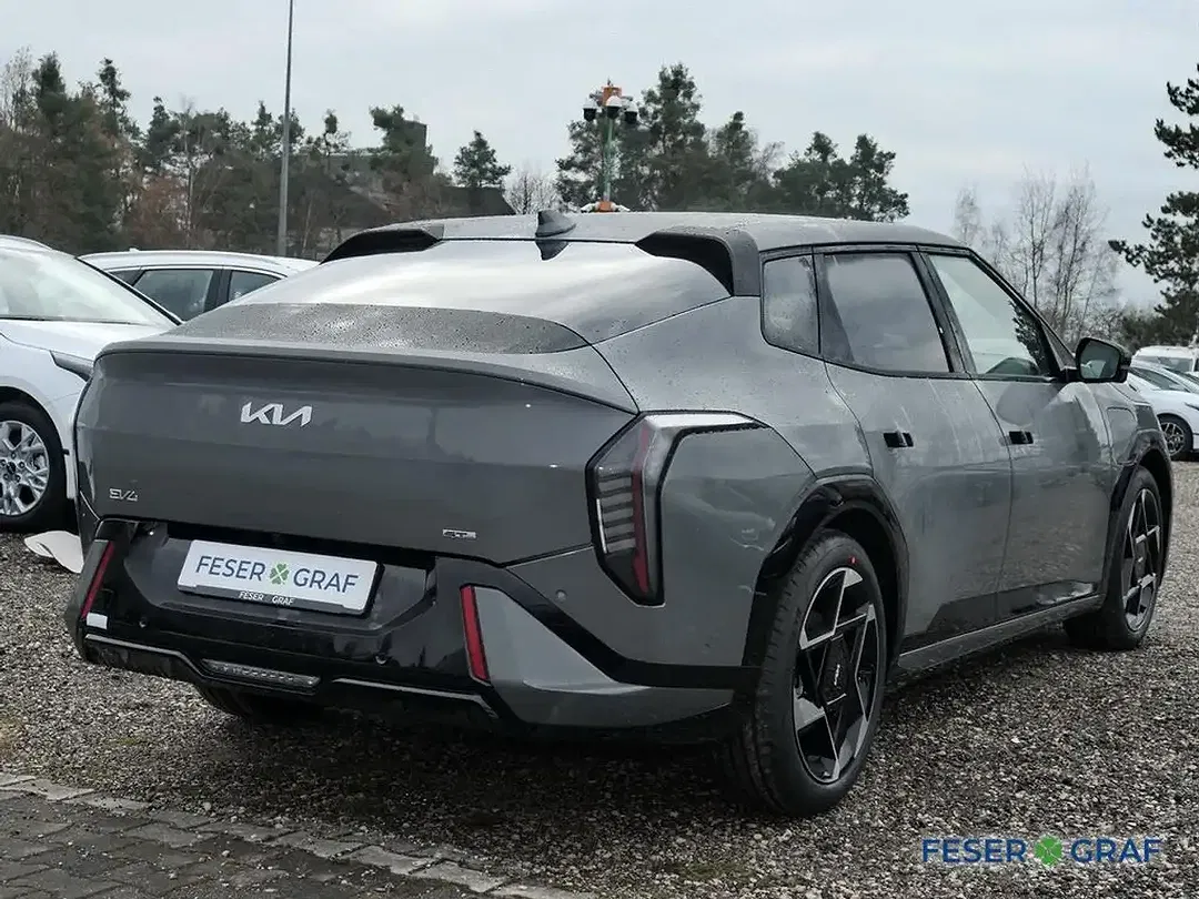 Kia EV4 - Thumbnail 2