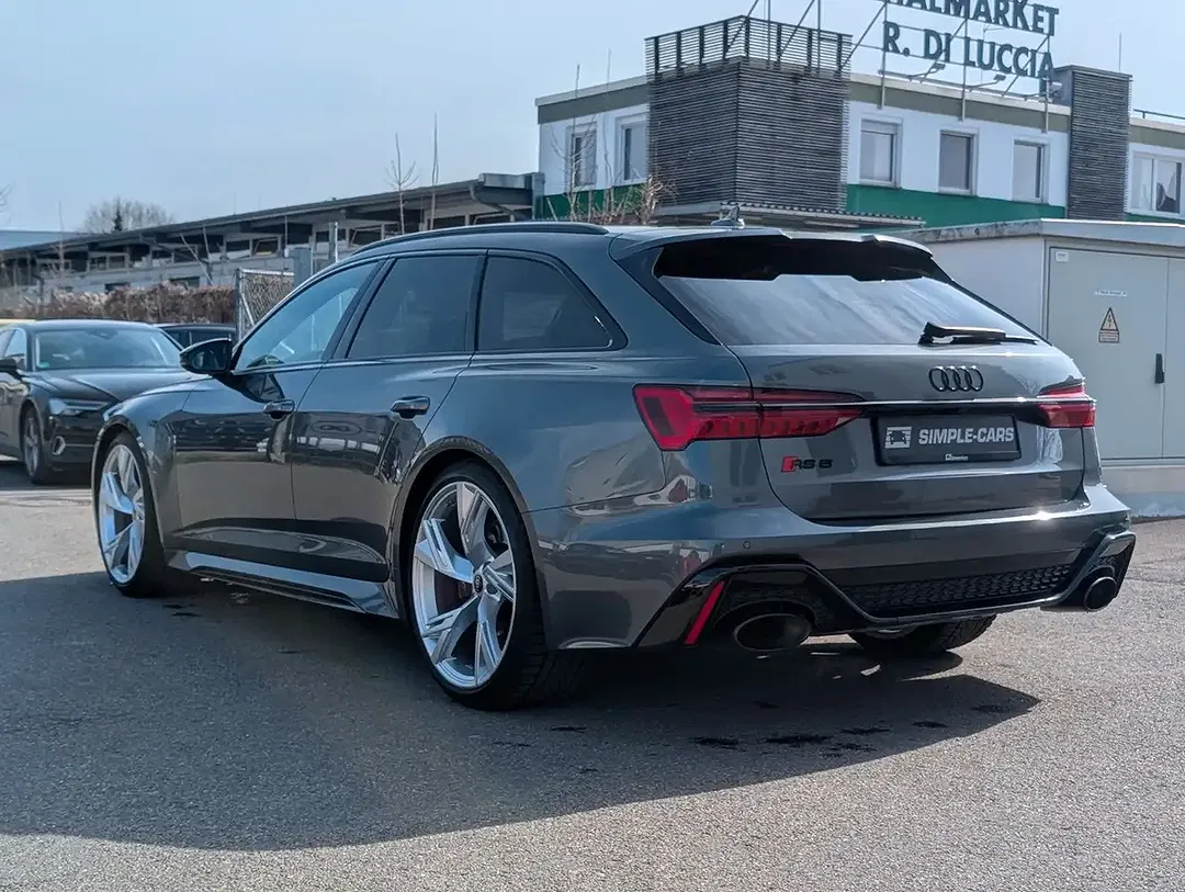Audi RS6 - Thumbnail 5