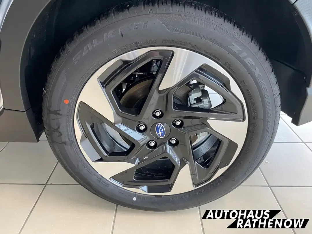 Subaru Crosstrek - Thumbnail 5