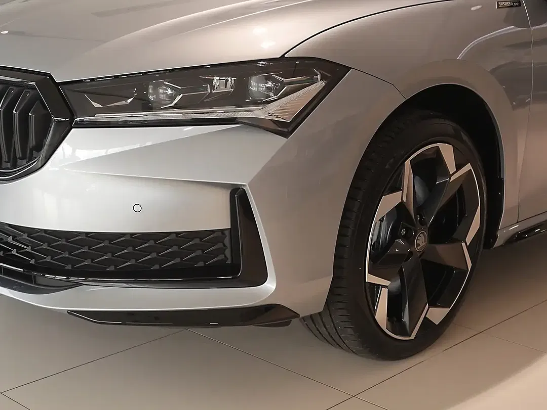 Skoda Superb - Thumbnail 12