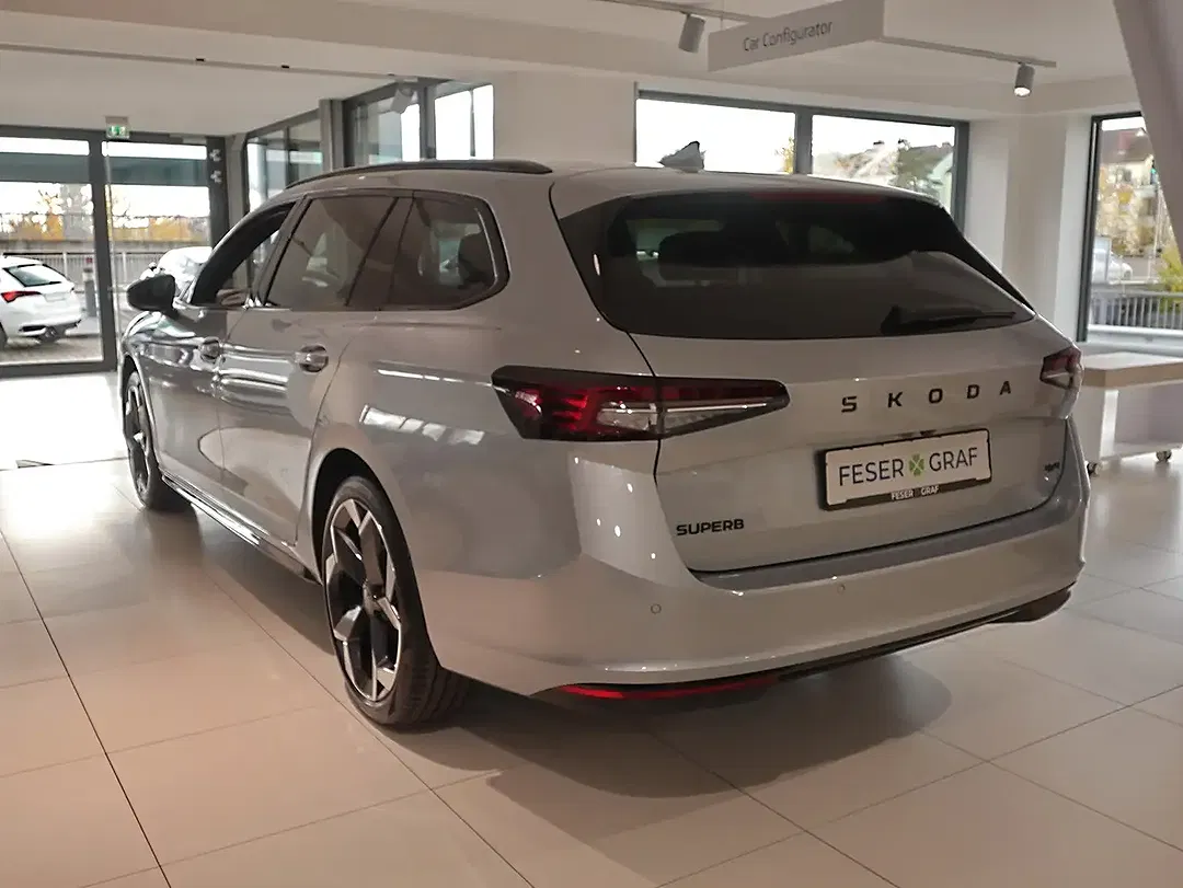 Skoda Superb - Thumbnail 3
