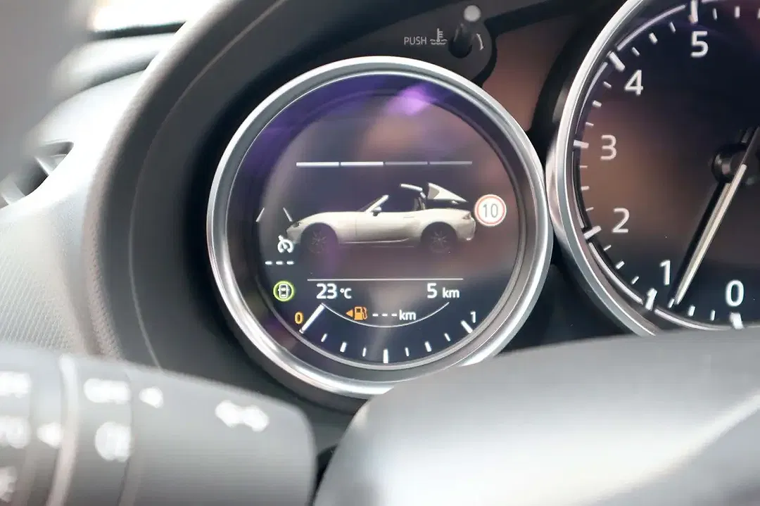 Mazda MX-5 - Thumbnail 15
