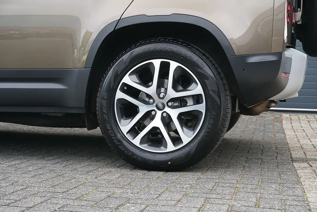 Land Rover Defender - Thumbnail 15