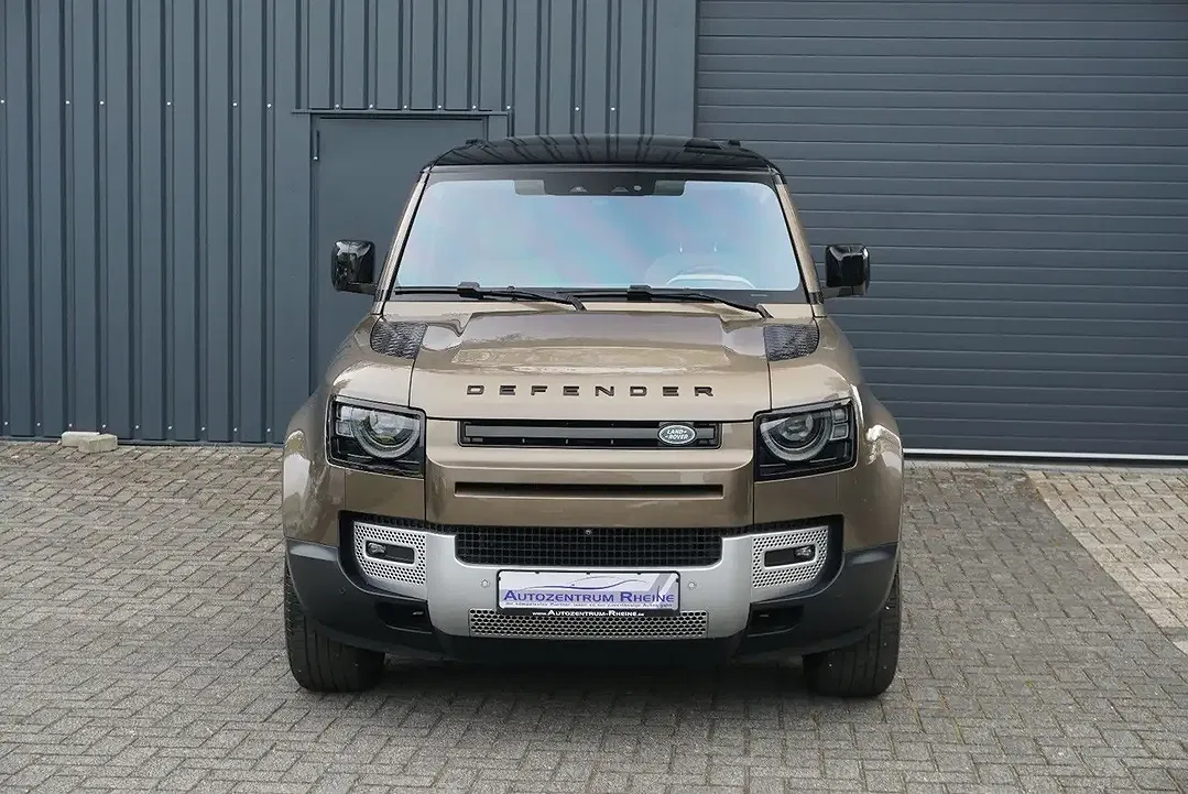 Land Rover Defender - Thumbnail 2