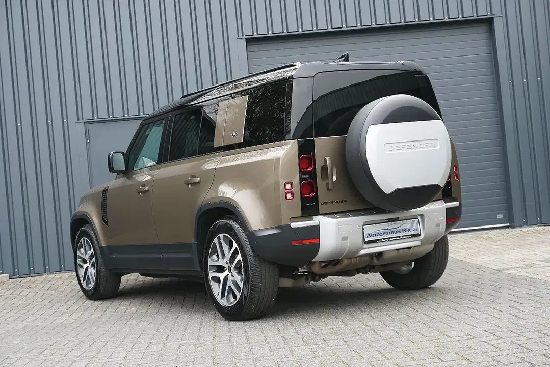 Land Rover Defender - Thumbnail 5