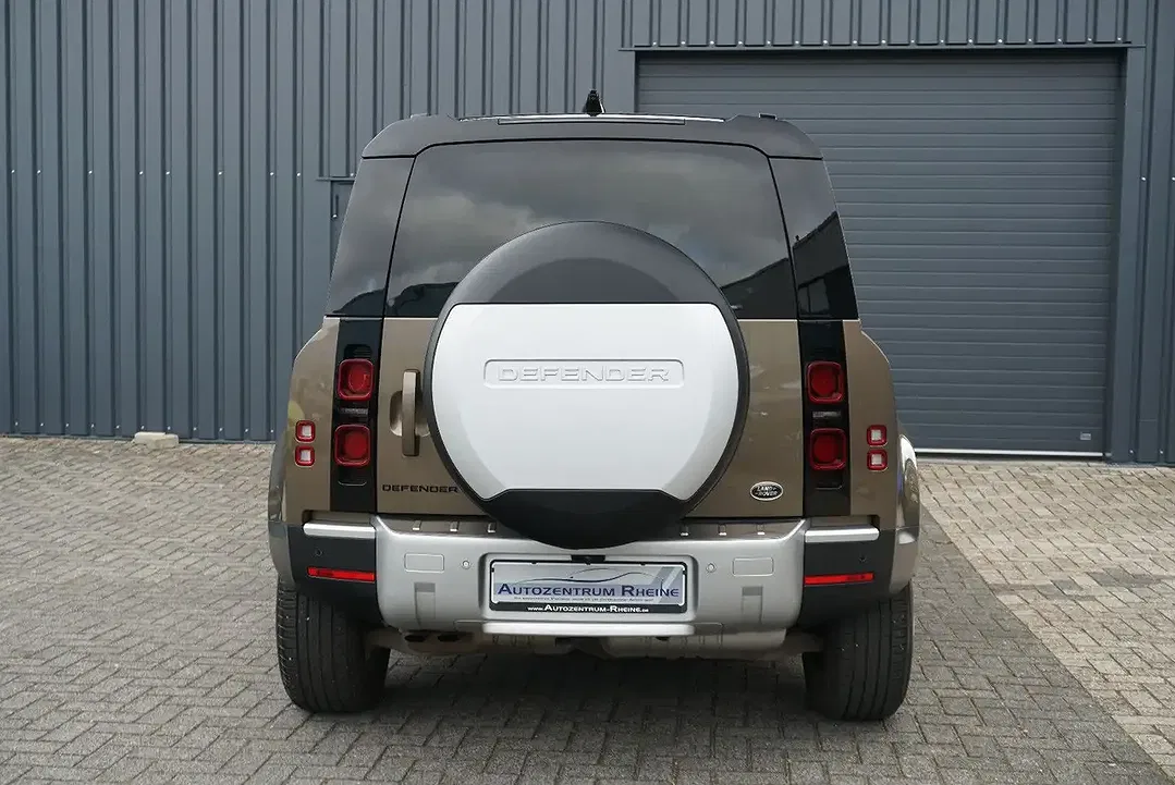 Land Rover Defender - Thumbnail 6