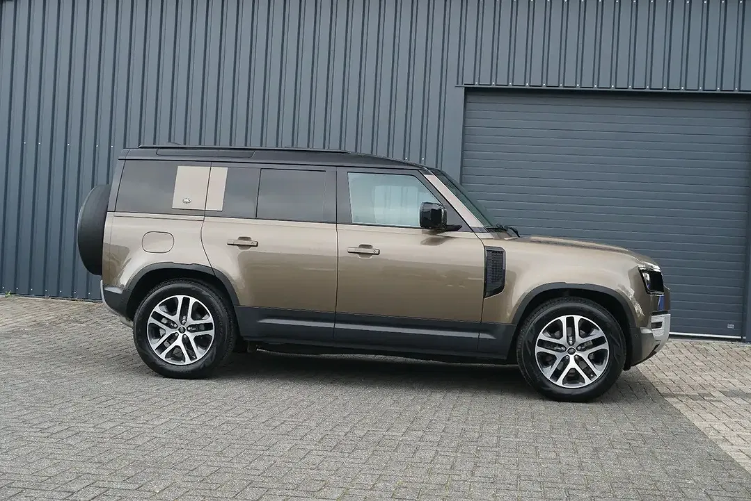 Land Rover Defender - Thumbnail 8