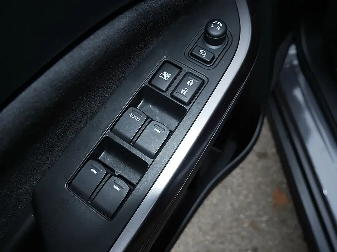 Suzuki Vitara - Thumbnail 10