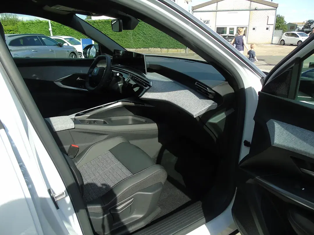 Peugeot 3008 - Thumbnail 18